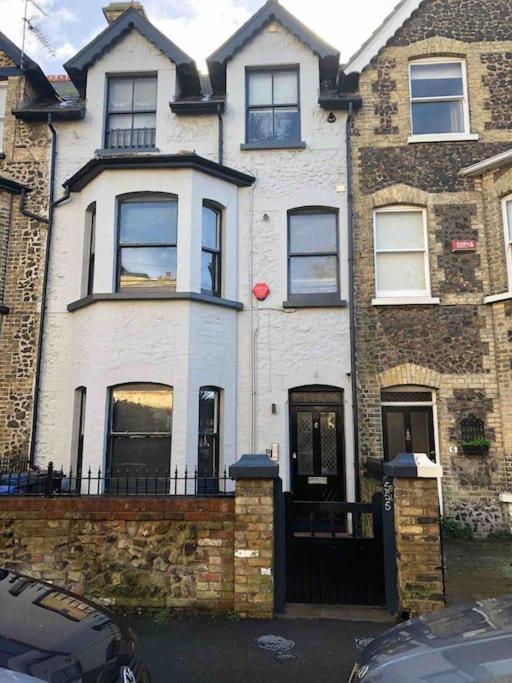 Trendy 3 Bedroom Home Close To Margate Beaches Bars Resturants 2 Night Min Stay Westgate-on-Sea ภายนอก รูปภาพ